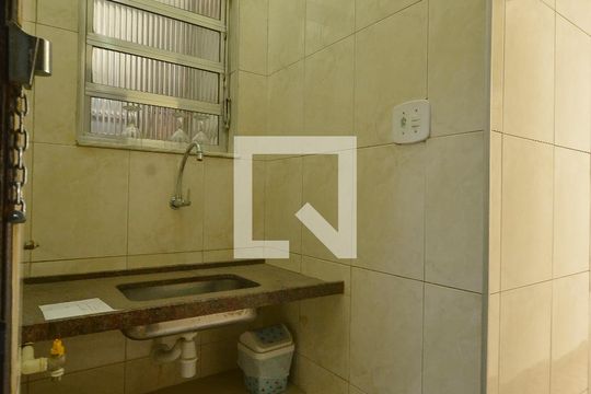 Cozinha de apartamento para alugar com 1 quarto, 28m² em Botafogo, Rio de Janeiro