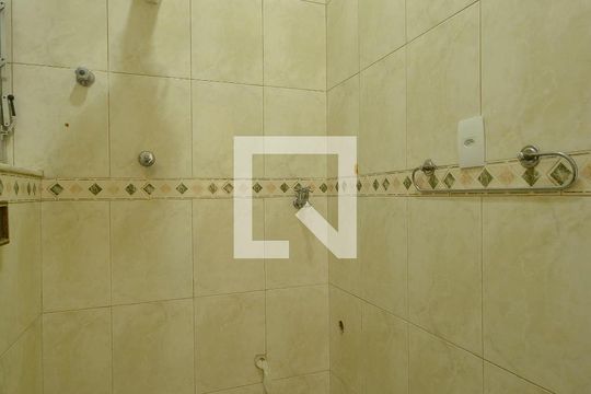 Banheiro de apartamento para alugar com 1 quarto, 28m² em Botafogo, Rio de Janeiro