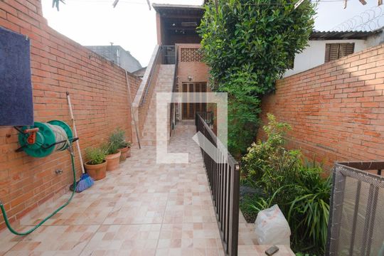 Quintal fundos de casa à venda com 3 quartos, 100m² em Vila da Saúde, São Paulo