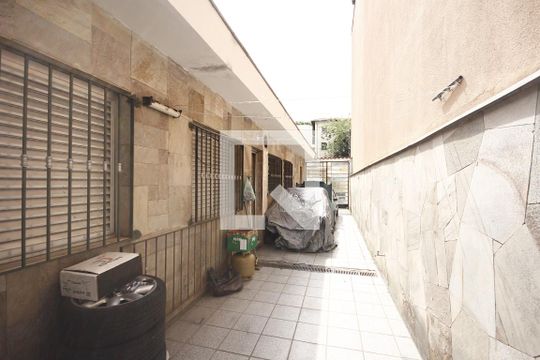 Garagem de casa à venda com 3 quartos, 280m² em Vila Monumento, São Paulo