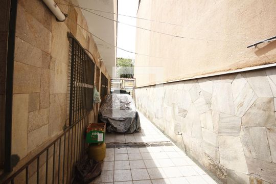 Garagem de casa à venda com 3 quartos, 280m² em Vila Monumento, São Paulo