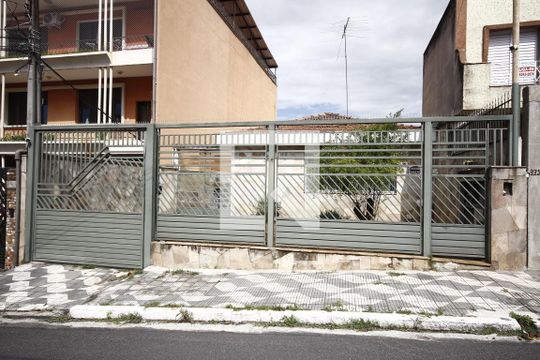 Fachada de casa à venda com 3 quartos, 280m² em Vila Monumento, São Paulo