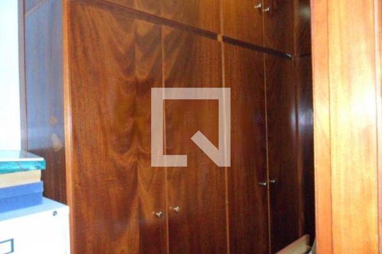 Casa à venda com 4 quartos, 200m² em Aclimação, São Paulo