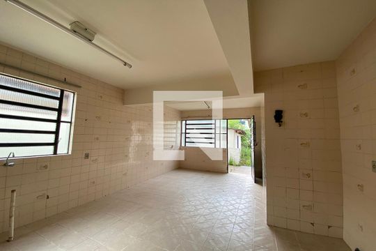 Cozinha de casa à venda com 4 quartos, 260m² em Scharlau, São Leopoldo