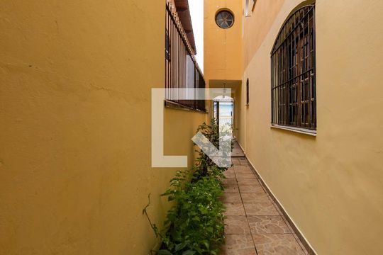 Casa à venda com 3 quartos, 200m² em Parque São Lucas, São Paulo
