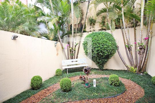 Jardim de casa à venda com 3 quartos, 212m² em Jardim Andrea Demarchi, São Bernardo do Campo