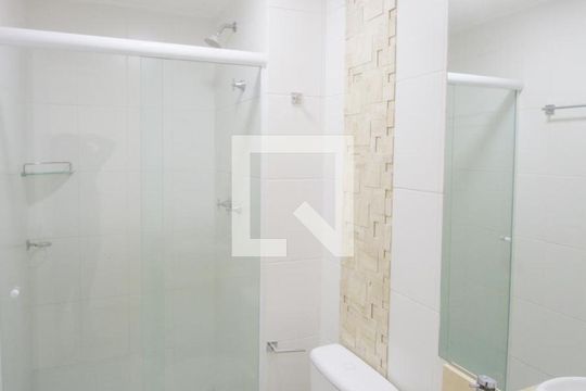 Banheiro de apartamento para alugar com 2 quartos, 55m² em Vila das Belezas, São Paulo
