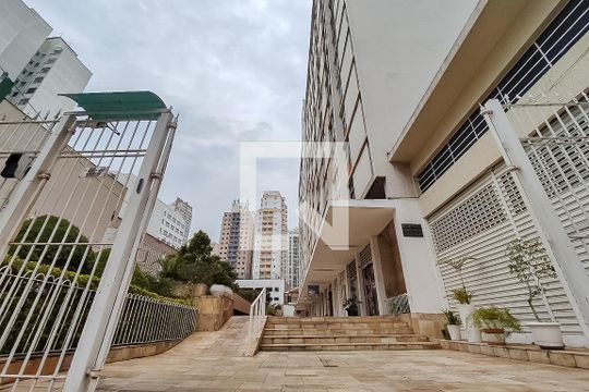 Fachada de apartamento para alugar com 1 quarto, 40m² em Liberdade, São Paulo