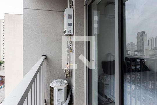 Varanda de apartamento à venda com 1 quarto, 28m² em Pinheiros, São Paulo