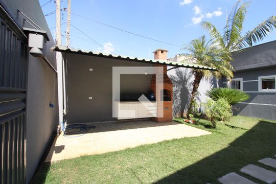 Área Externa de casa para alugar com 2 quartos, 110m² em Wanel Ville, Sorocaba