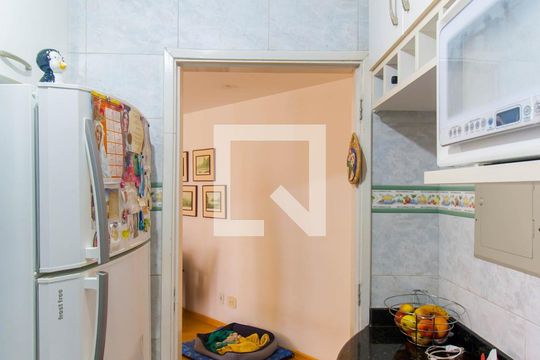 Cozinha de apartamento à venda com 2 quartos, 55m² em Sítio Pinheirinho, São Paulo