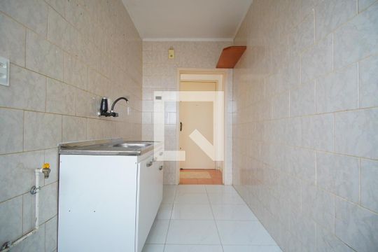Cozinha  de apartamento à venda com 1 quarto, 49m² em Humaitá, Porto Alegre