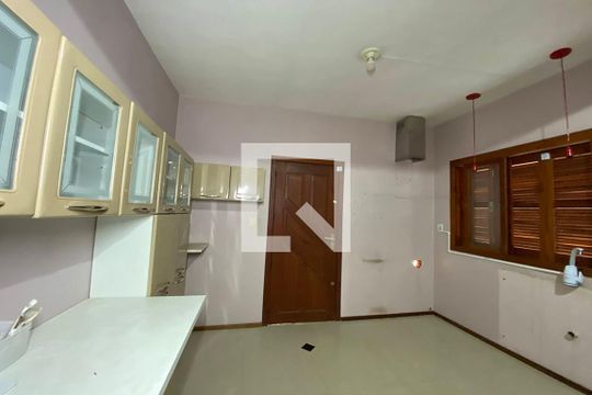 Cozinha de casa à venda com 2 quartos, 80m² em Pinheiro, São Leopoldo