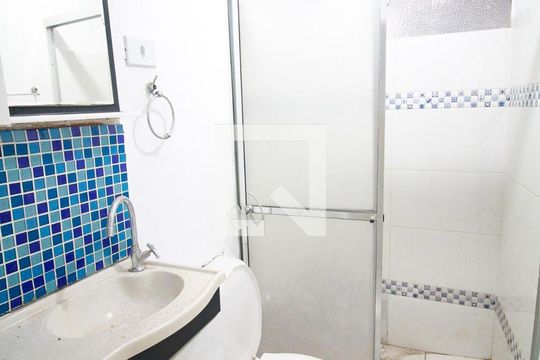 banheiro de casa para alugar com 1 quarto, 25m² em Vila Dom Pedro Ii, São Paulo