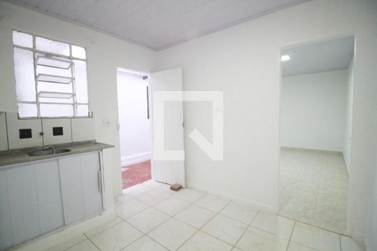 cozinha de casa para alugar com 1 quarto, 25m² em Vila Dom Pedro Ii, São Paulo