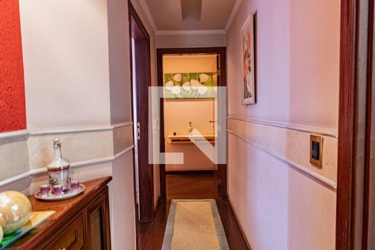 Corredor de apartamento para alugar com 4 quartos, 167m² em Vila Matilde, São Paulo