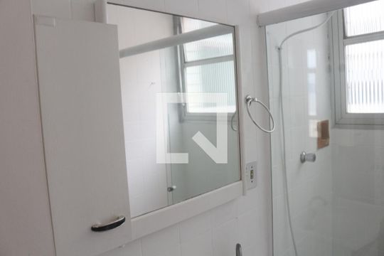 Banheiro de apartamento para alugar com 3 quartos, 90m² em Itararé, São Vicente