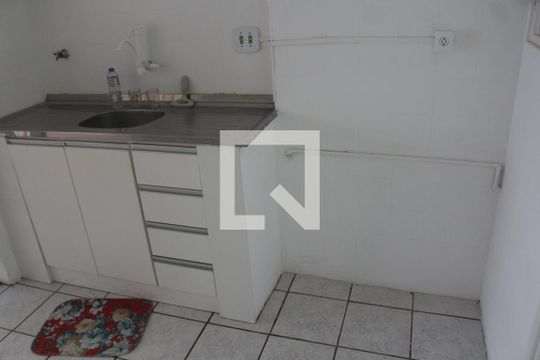 Cozinha de apartamento para alugar com 3 quartos, 90m² em Itararé, São Vicente