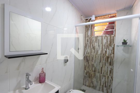 Banheiro de kitnet/studio para alugar com 1 quarto, 18m² em Sapopemba, São Paulo