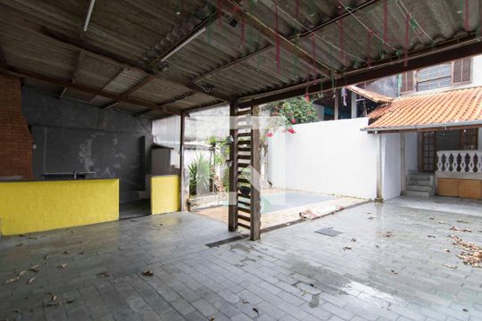v de casa para alugar com 4 quartos, 200m² em Estância Jaraguá, São Paulo