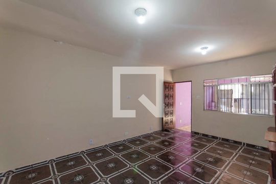 Sala de casa à venda com 3 quartos, 150m² em Jardim Santo Antônio, São Paulo