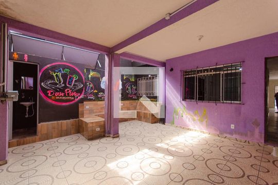 Garagem de casa à venda com 3 quartos, 150m² em Jardim Santo Antônio, São Paulo
