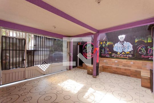 Garagem de casa à venda com 3 quartos, 150m² em Jardim Santo Antônio, São Paulo