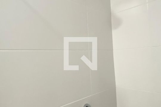 Banheiro de apartamento para alugar com 1 quarto, 50m² em Alphaville Empresarial, Barueri