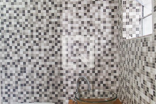 Banheiro de apartamento para alugar com 1 quarto, 31m² em Casa Grande, Diadema