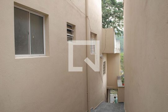 Quintal de apartamento para alugar com 1 quarto, 45m² em Parque Ramos Freitas, São Paulo