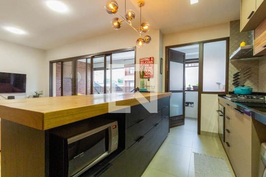 Cozinha  de apartamento à venda com 3 quartos, 108m² em Vila Monumento, São Paulo