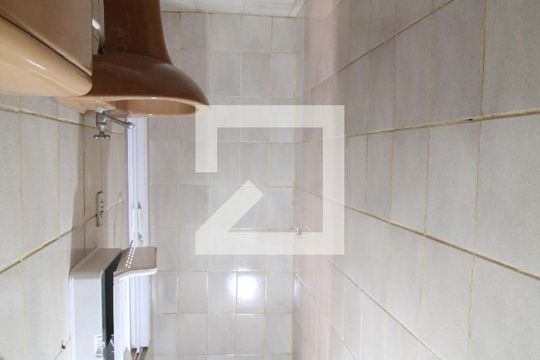 Banheiro de casa para alugar com 1 quarto, 30m² em Vila Buenos Aires, São Paulo
