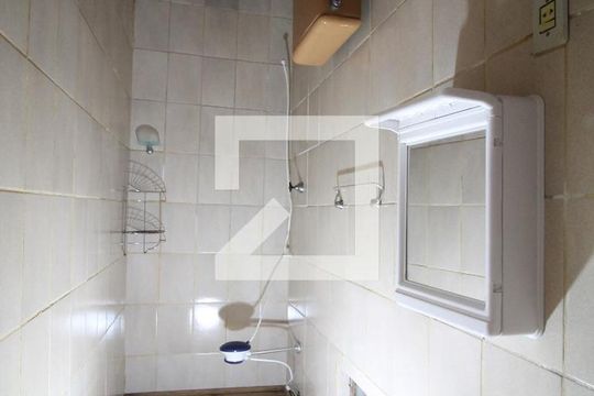 Banheiro de casa para alugar com 1 quarto, 30m² em Vila Buenos Aires, São Paulo