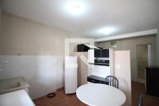 Cozinha de casa para alugar com 1 quarto, 30m² em Vila Buenos Aires, São Paulo