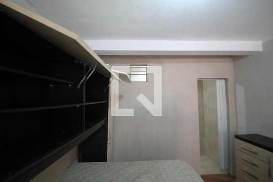Quarto de casa para alugar com 1 quarto, 30m² em Vila Buenos Aires, São Paulo