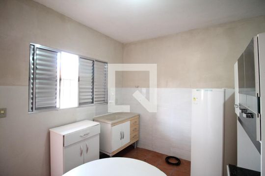 Cozinha de casa para alugar com 1 quarto, 30m² em Vila Buenos Aires, São Paulo