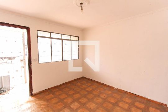 Sala  de casa à venda com 3 quartos, 200m² em Vila Bertioga, São Paulo