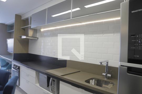 Cozinha de apartamento para alugar com 1 quarto, 38m² em Mirandópolis, São Paulo