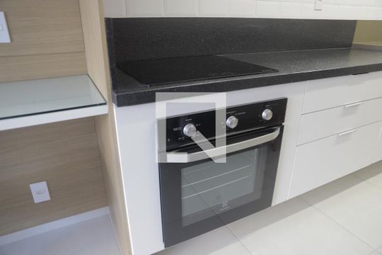 Cozinha de apartamento para alugar com 1 quarto, 38m² em Mirandópolis, São Paulo