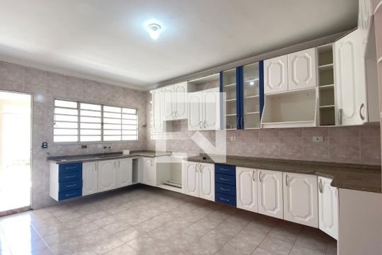 Cozinha de casa à venda com 4 quartos, 300m² em Jardim Regina Alice, Barueri
