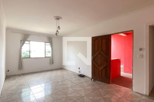 Casa à venda com 4 quartos, 300m² em Jardim Regina Alice, Barueri