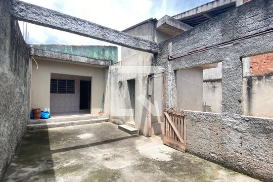 Casa à venda com 4 quartos, 300m² em Jardim Regina Alice, Barueri