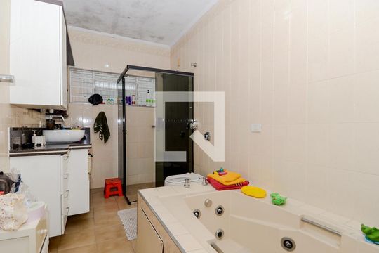 Banheiro da Suíte 1 de casa à venda com 3 quartos, 209m² em Picanço, Guarulhos