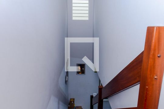 Escada  de casa à venda com 3 quartos, 209m² em Picanço, Guarulhos