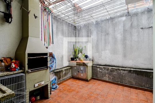 Quintal  de casa à venda com 3 quartos, 209m² em Picanço, Guarulhos