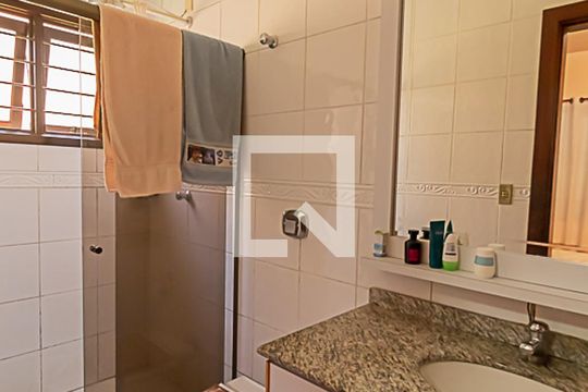 Banheiro do Quarto 1 de casa à venda com 3 quartos, 178m² em Cristo Rei, São Leopoldo