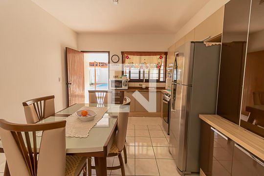Cozinha de casa à venda com 3 quartos, 178m² em Cristo Rei, São Leopoldo