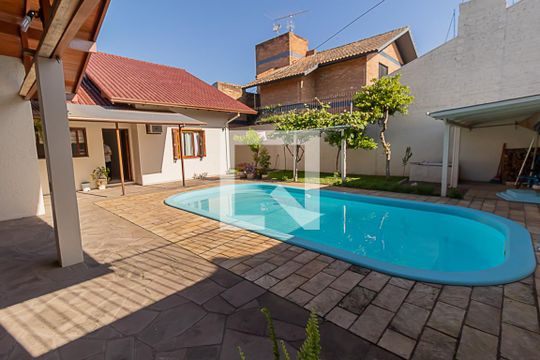 Área Externa de casa à venda com 3 quartos, 178m² em Cristo Rei, São Leopoldo