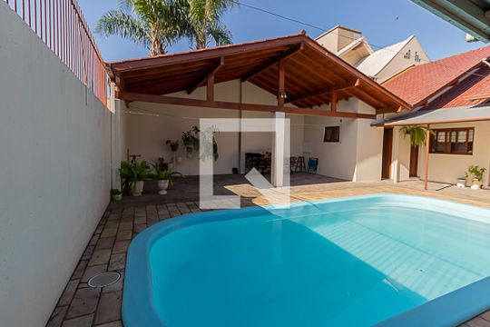 Área Externa de casa à venda com 3 quartos, 178m² em Cristo Rei, São Leopoldo