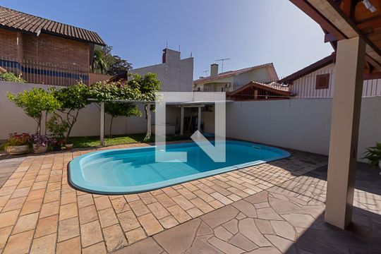 Área Externa de casa à venda com 3 quartos, 178m² em Cristo Rei, São Leopoldo